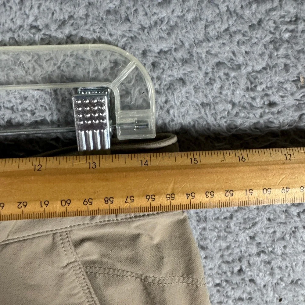 The North Face Mens Tan Hiking Shorts Size 30 Integrated Belt Stretch Nylon Hike